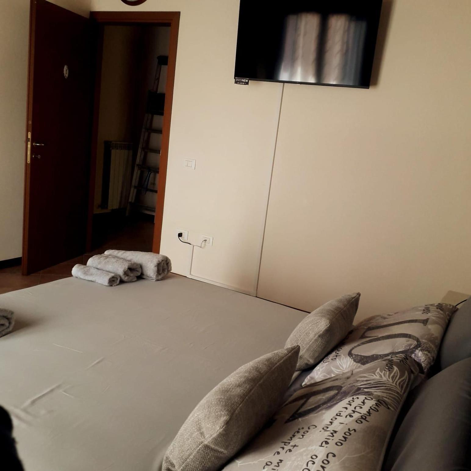 Beb Ulivo Bed & Breakfast Santa Giuletta Ngoại thất bức ảnh